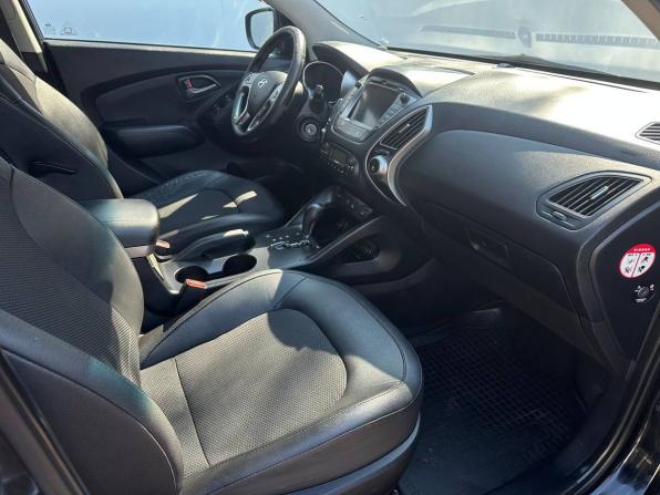 Hyundai ix35 I Рестайлинг с пробегом 2014 года, цена 1 295 000 рублей, 268886 км, внедорожник, Автокод Объявления