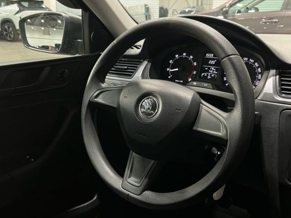Skoda Rapid I с пробегом 2014 года, цена 975 000 рублей, 74615 км, лифтбек, Автокод Объявления