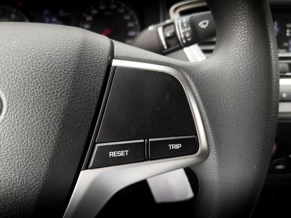 Hyundai Solaris II Рестайлинг с пробегом 2022 года, цена 1 625 000 рублей, 87026 км, седан, Автокод Объявления