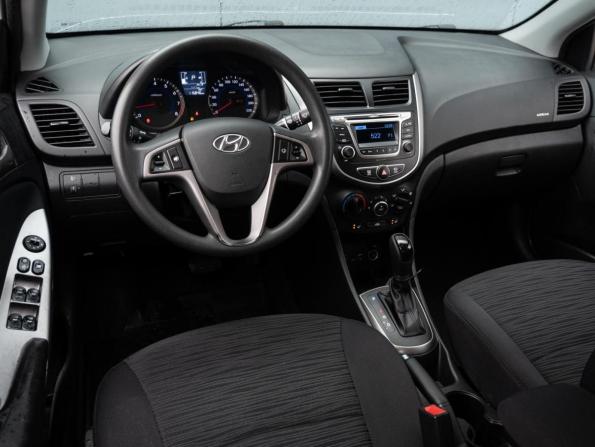 Hyundai Solaris I Рестайлинг с пробегом 2015 года, цена 1 140 000 рублей, 115846 км, седан, Автокод Объявления