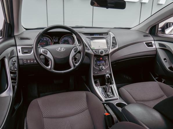 Hyundai Elantra VI (AD) с пробегом 2015 года, цена 1 325 000 рублей, 160129 км, седан, Автокод Объявления