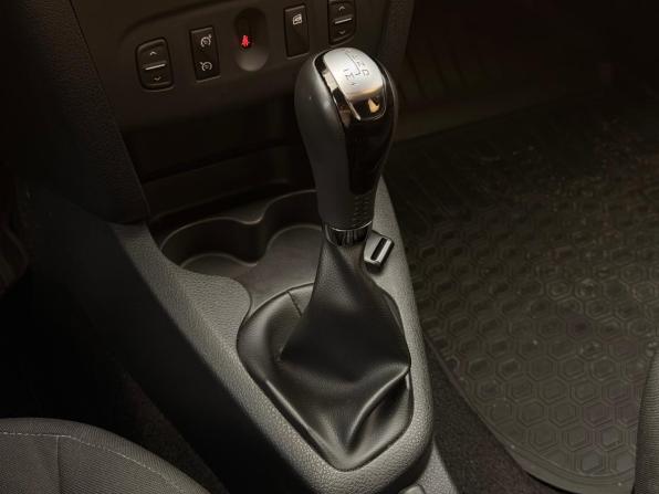 Renault Sandero II с пробегом 2018 года, цена 1 225 000 рублей, 87052 км, хэтчбек, Автокод Объявления