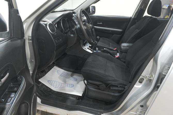 Suzuki Grand Vitara II с пробегом 2005 года, цена 799 000 рублей, 303000 км, внедорожник, Автокод Объявления