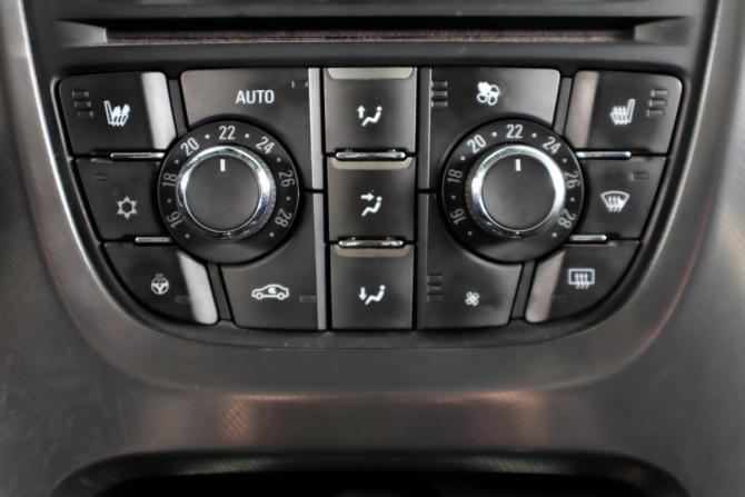 Opel Astra J с пробегом 2011 года, цена 519 000 рублей, 209000 км, хэтчбек, Автокод Объявления