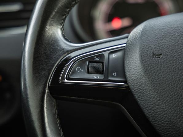 Skoda Octavia III (A7) Рестайлинг с пробегом 2017 года, цена 1 818 000 рублей, 187354 км, лифтбек, Автокод Объявления