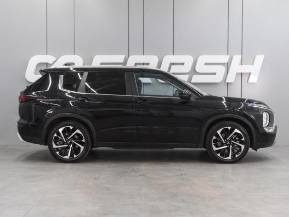 Mitsubishi Outlander IV с пробегом 2022 года, цена 4 558 000 рублей, 37835 км, внедорожник, Автокод Объявления