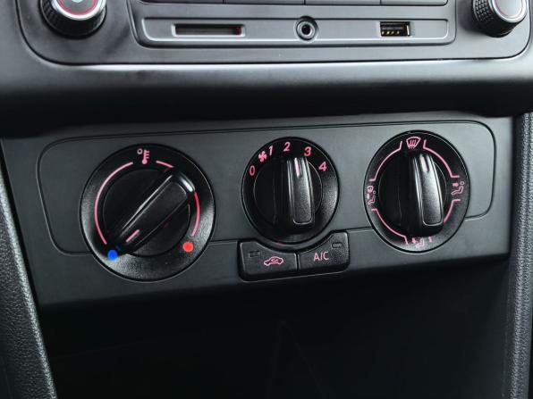 Volkswagen Polo V Рестайлинг с пробегом 2019 года, цена 1 099 000 рублей, 65000 км, седан, Автокод Объявления
