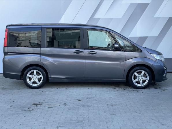 Honda Stepwgn V Рестайлинг с пробегом 2019 года, цена 1 798 000 рублей, 116468 км, минивэн, Автокод Объявления