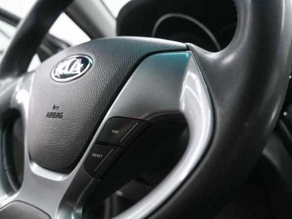 Kia Rio III Рестайлинг с пробегом 2016 года, цена 829 900 рублей, 272977 км, седан, Автокод Объявления