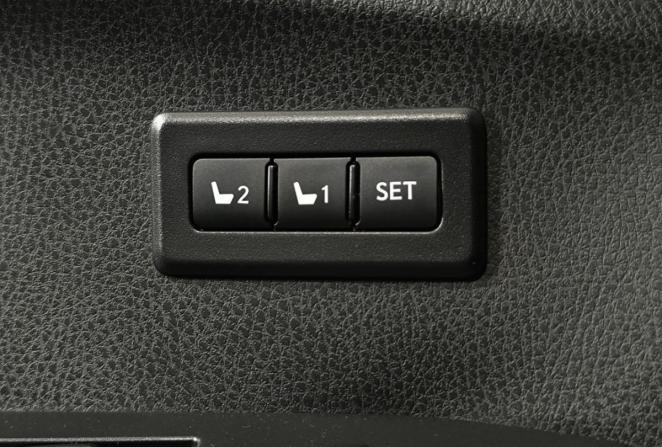 Toyota RAV4 IV (XA40) Рестайлинг с пробегом 2017 года, цена 2 620 000 рублей, 137000 км, внедорожник, Автокод Объявления