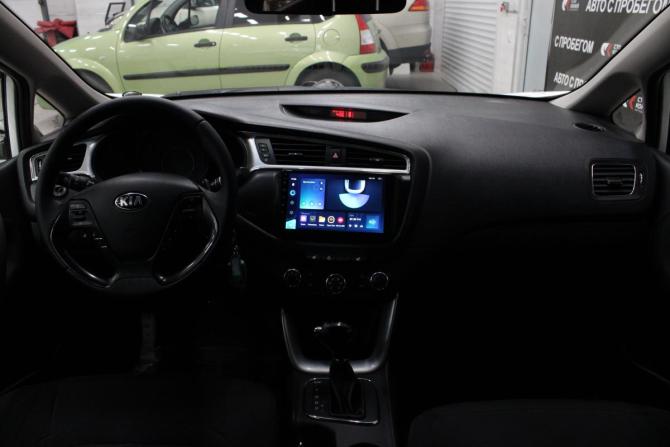 Kia Ceed II Рестайлинг с пробегом 2015 года, цена 1 048 000 рублей, 176000 км, универсал, Автокод Объявления