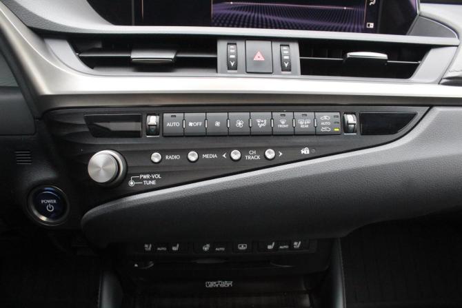 Lexus ES VII Рестайлинг с пробегом 2021 года, цена 4 350 000 рублей, 72191 км, седан, Автокод Объявления