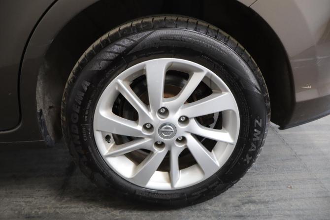 Nissan Tiida II с пробегом 2015 года, цена 899 000 рублей, 188300 км, хэтчбек, Автокод Объявления