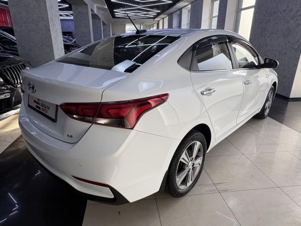 Hyundai Solaris II с пробегом 2018 года, цена 1 495 000 рублей, 71167 км, седан, Автокод Объявления