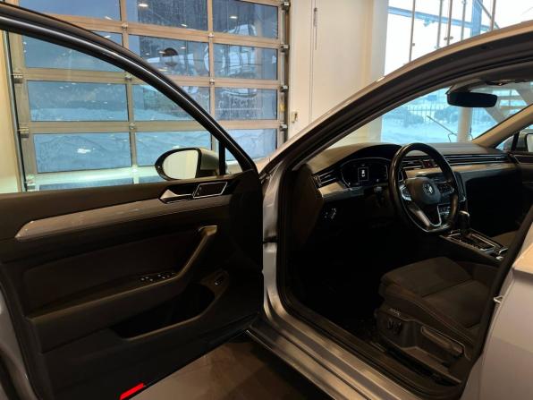 Volkswagen Passat B8 Рестайлинг с пробегом 2019 года, цена 2 360 000 рублей, 67113 км, седан, Автокод Объявления