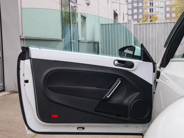Volkswagen Beetle II (A5) с пробегом 2014 года, цена 1 700 000 рублей, 78829 км, хэтчбек, Автокод Объявления