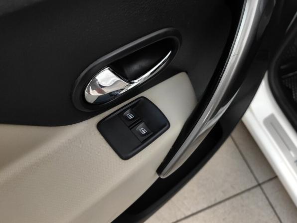 Renault Logan II с пробегом 2017 года, цена 895 000 рублей, 55000 км, седан, Автокод Объявления