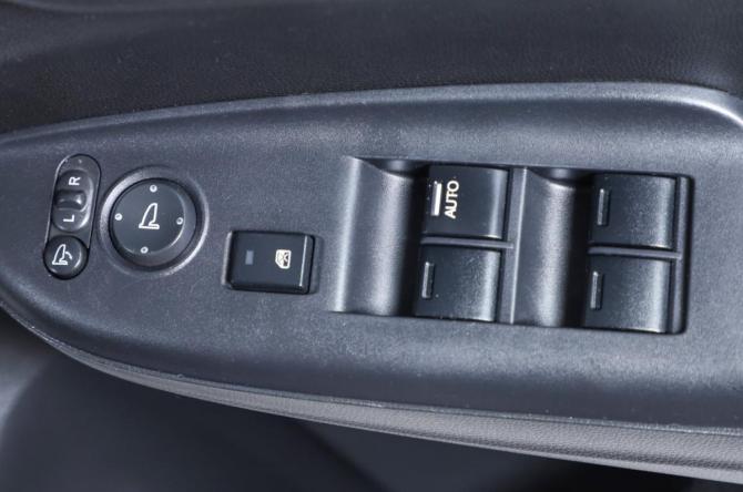 Honda Fit III с пробегом 2014 года, цена 999 000 рублей, 180000 км, хэтчбек, Автокод Объявления