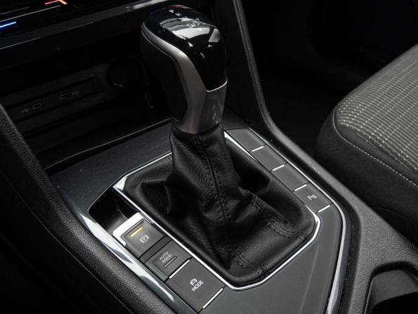 Volkswagen Tiguan II Рестайлинг с пробегом 2021 года, цена 2 840 000 рублей, 46482 км, внедорожник, Автокод Объявления