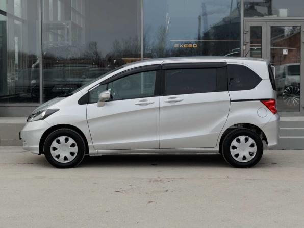 Honda Freed I с пробегом 2011 года, цена 955 000 рублей, 169700 км, компактвэн, Автокод Объявления