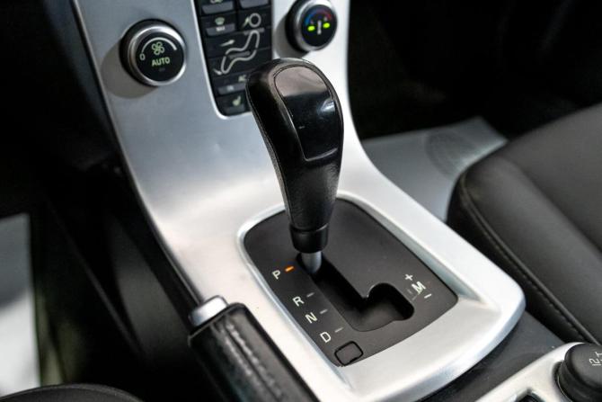 Volvo S40 II Рестайлинг с пробегом 2012 года, цена 557 000 рублей, 142000 км, седан, Автокод Объявления