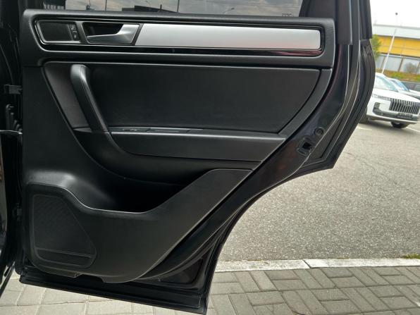 Volkswagen Touareg II с пробегом 2011 года, цена 1 790 000 рублей, 255701 км, внедорожник, Автокод Объявления