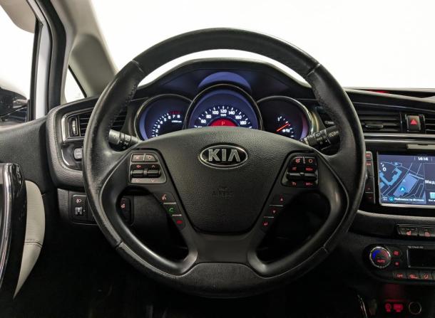 Kia Ceed II Рестайлинг с пробегом 2017 года, цена 1 390 000 рублей, 106671 км, универсал, Автокод Объявления