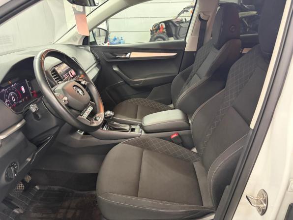 Skoda Karoq I с пробегом 2021 года, цена 2 497 000 рублей, 54834 км, внедорожник, Автокод Объявления