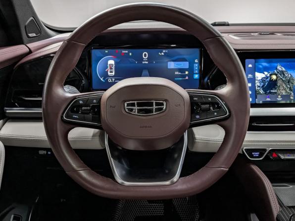 Geely Monjaro I с пробегом 2023 года, цена 3 380 000 рублей, 55840 км, внедорожник, Автокод Объявления