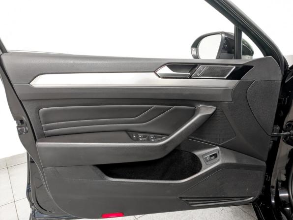 Volkswagen Passat B8 Рестайлинг с пробегом 2020 года, цена 2 740 000 рублей, 102593 км, седан, Автокод Объявления
