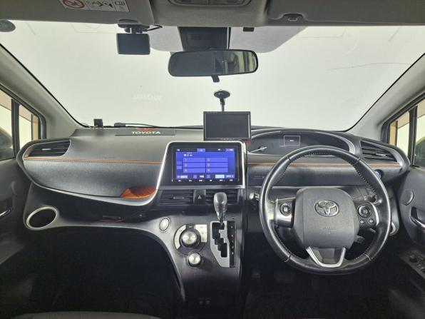Toyota Sienta II Рестайлинг с пробегом 2019 года, цена 1 360 000 рублей, 126893 км, компактвэн, Автокод Объявления