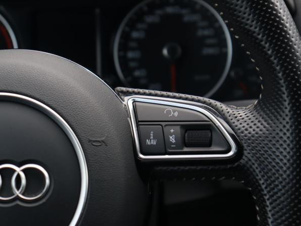 Audi Q5 I (8R) Рестайлинг с пробегом 2015 года, цена 1 999 000 рублей, 171670 км, внедорожник, Автокод Объявления
