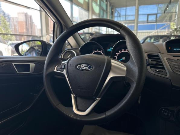 Ford Fiesta Mk6 Рестайлинг с пробегом 2018 года, цена 840 000 рублей, 115965 км, хэтчбек, Автокод Объявления