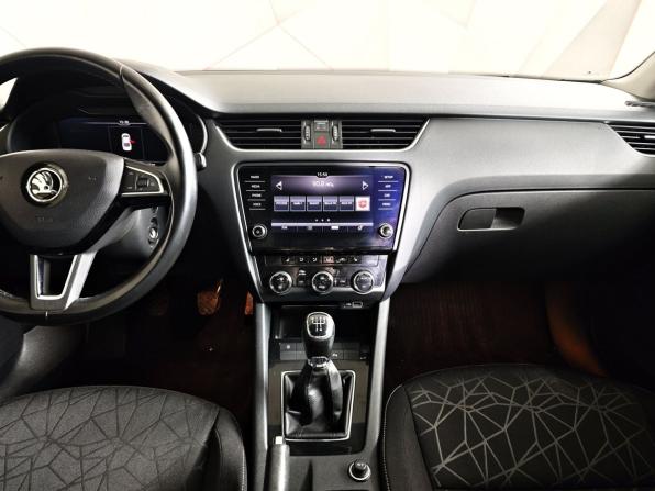 Skoda Octavia III (A7) Рестайлинг с пробегом 2018 года, цена 1 497 000 рублей, 134477 км, лифтбек, Автокод Объявления