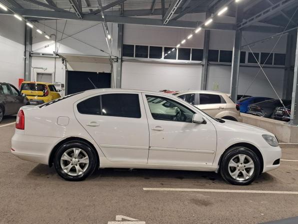 Skoda Octavia II (A5) Рестайлинг с пробегом 2011 года, цена 710 000 рублей, 180000 км, лифтбек, Автокод Объявления