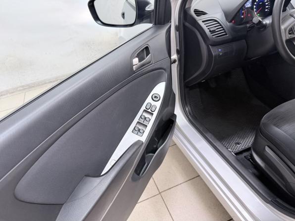 Hyundai Solaris I Рестайлинг с пробегом 2014 года, цена 999 000 рублей, 107860 км, седан, Автокод Объявления
