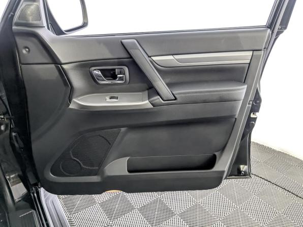 Mitsubishi Pajero IV Рестайлинг 2 с пробегом 2015 года, цена 2 650 000 рублей, 114877 км, внедорожник, Автокод Объявления