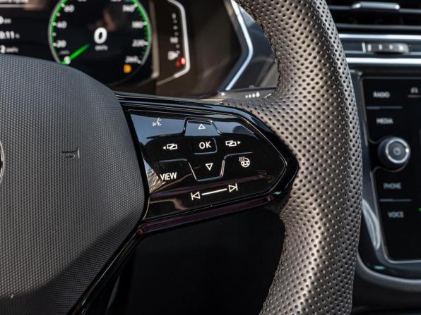 Volkswagen Tiguan II Рестайлинг с пробегом 2021 года, цена 3 998 000 рублей, 99040 км, внедорожник, Автокод Объявления