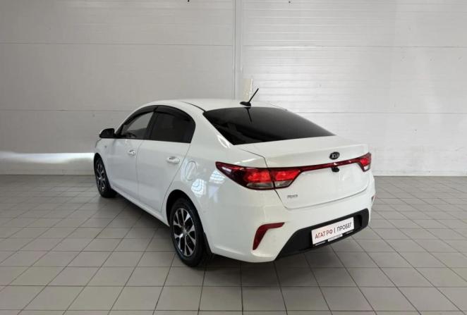 Kia Rio III Рестайлинг с пробегом 2017 года, цена 1 270 000 рублей, 133098 км, седан, Автокод Объявления