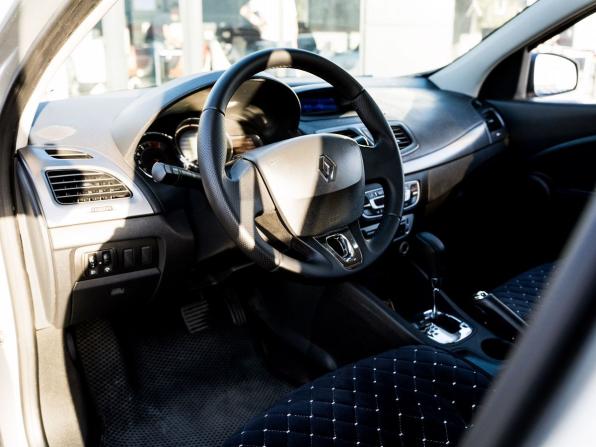 Renault Fluence I Рестайлинг с пробегом 2013 года, цена 680 000 рублей, 260984 км, седан, Автокод Объявления
