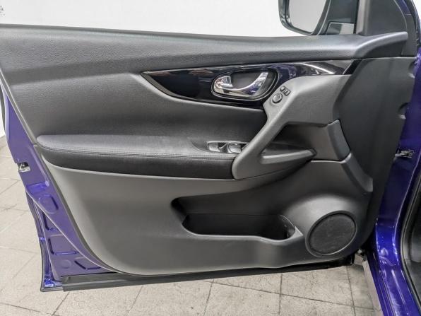 Nissan Qashqai II с пробегом 2018 года, цена 1 880 000 рублей, 93210 км, внедорожник, Автокод Объявления
