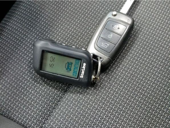 Hyundai Solaris II с пробегом 2017 года, цена 910 000 рублей, 199300 км, седан, Автокод Объявления