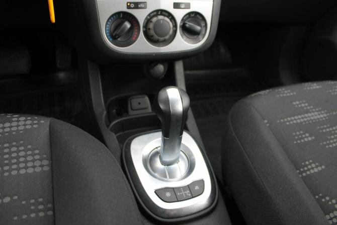 Opel Corsa D Рестайлинг I с пробегом 2011 года, цена 400 000 рублей, 109000 км, хэтчбек, Автокод Объявления