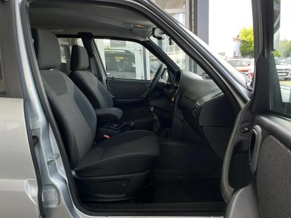 Chevrolet Niva I Рестайлинг с пробегом 2018 года, цена 825 000 рублей, 131800 км, внедорожник, Автокод Объявления