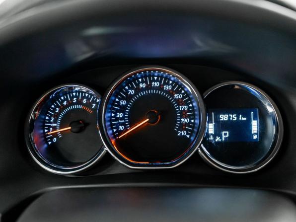Renault Sandero II Рестайлинг с пробегом 2021 года, цена 1 300 000 рублей, 98751 км, хэтчбек, Автокод Объявления