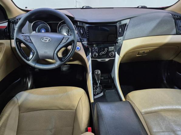 Hyundai Sonata VI (YF) с пробегом 2010 года, цена 1 355 000 рублей, 179000 км, седан, Автокод Объявления