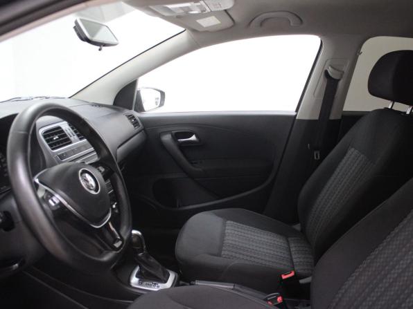 Volkswagen Polo V Рестайлинг с пробегом 2018 года, цена 1 039 900 рублей, 185845 км, седан, Автокод Объявления