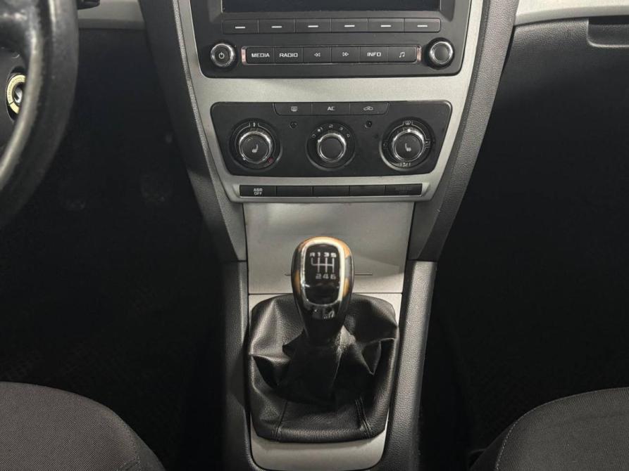 Skoda Octavia II (A5) Рестайлинг Санкт-Петербург  - изображение 15