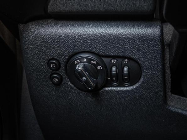Mini Hatch III (F55/F56) Рестайлинг с пробегом 2020 года, цена 2 330 000 рублей, 62276 км, хэтчбек, Автокод Объявления