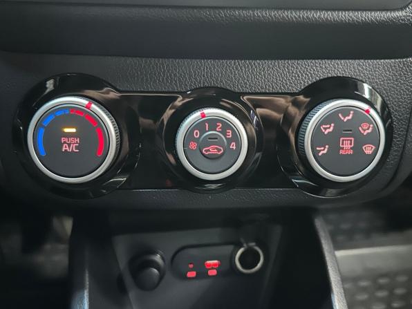 Kia Rio III Рестайлинг с пробегом 2015 года, цена 900 000 рублей, 119020 км, седан, Автокод Объявления